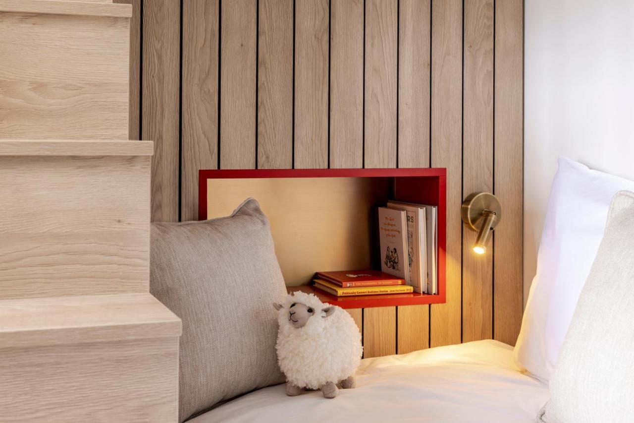 Virgin Hotels Εδιμβούργο Εξωτερικό φωτογραφία A white Bichon Frise