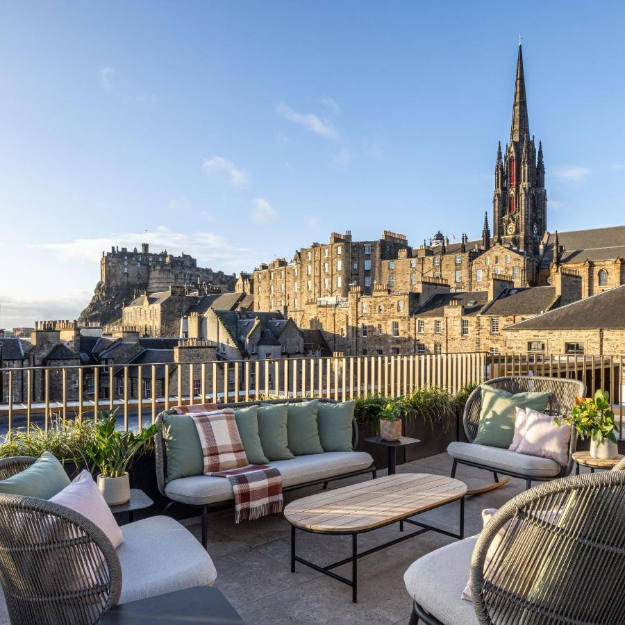 Virgin Hotels Εδιμβούργο Εξωτερικό φωτογραφία The Edinburgh Castle view from the rooftop terrace