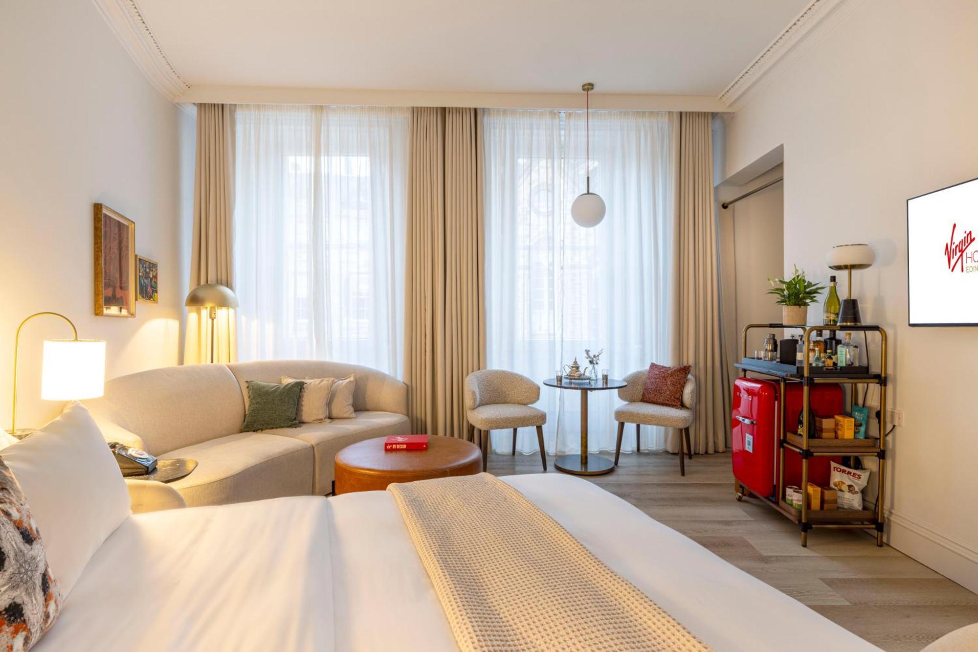 Virgin Hotels Εδιμβούργο Δωμάτιο φωτογραφία A room at the hotel